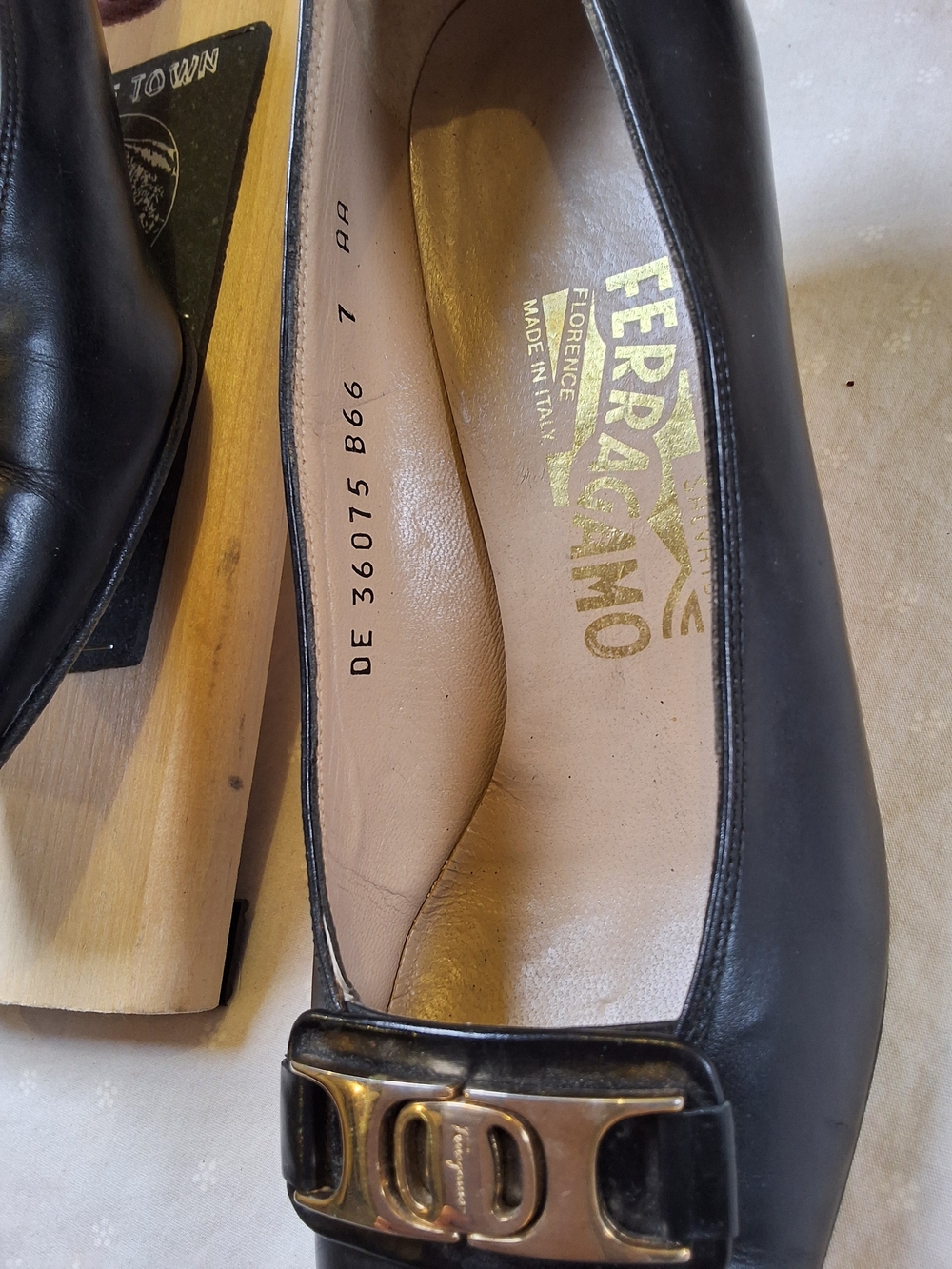 Salvatore Ferragamo Black Leather Block Heel Pumps with Gold Gancini - Picture 4 of 4
